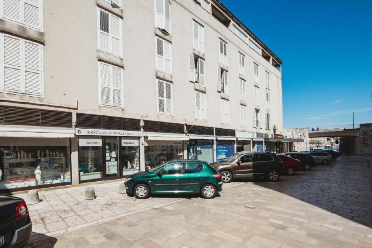Double And Single S Apartments Zadar Exterior foto